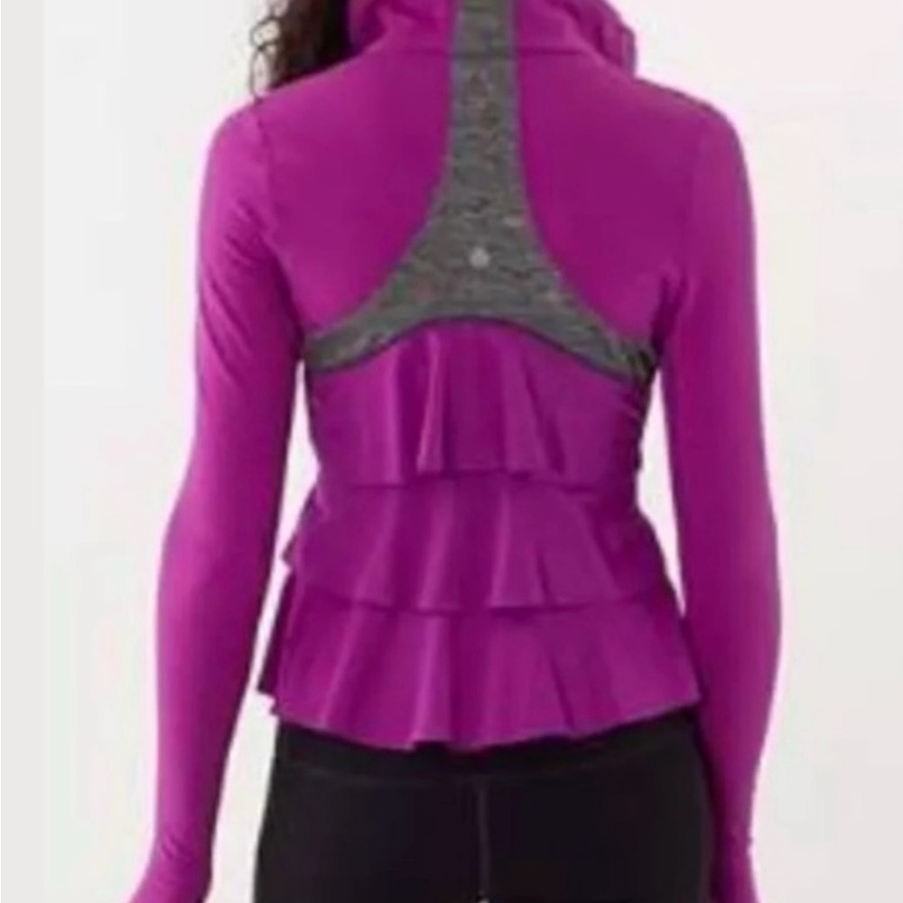 Lululemon Athletica Define Jacket Rare Size 4 with inside tag.